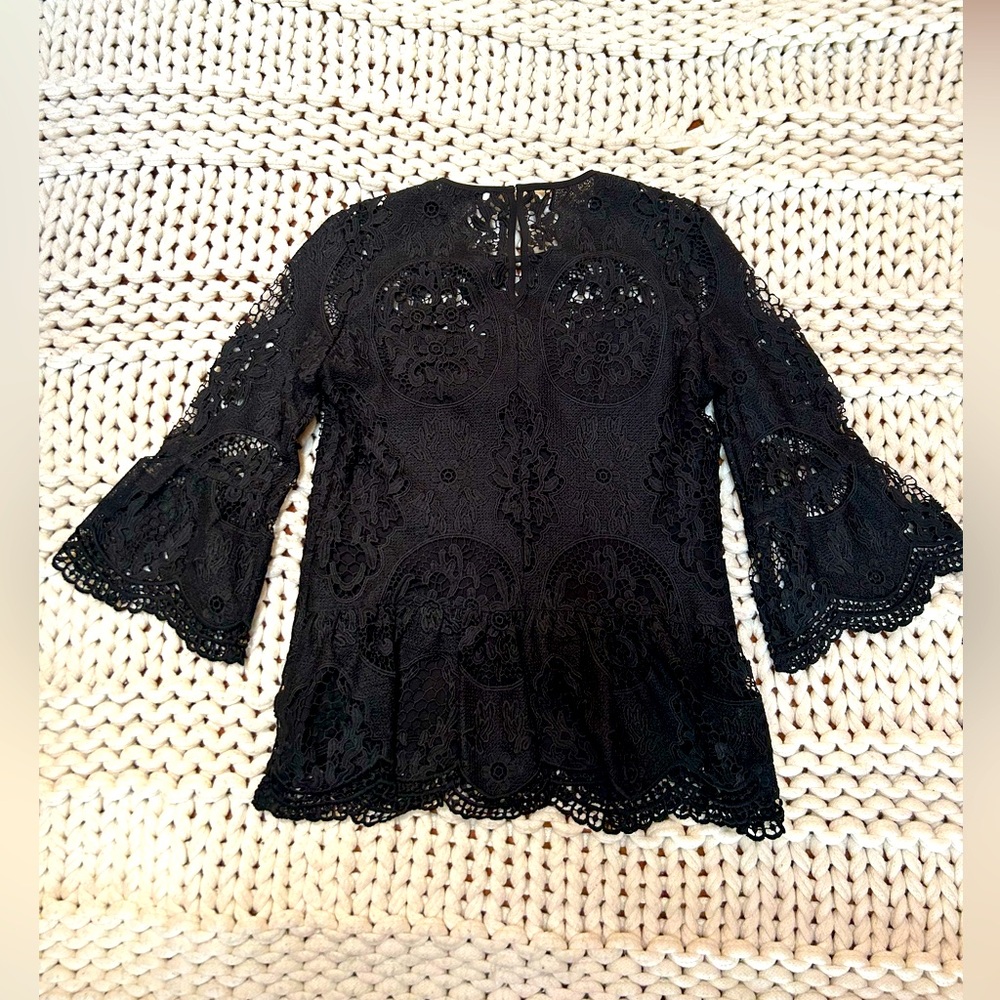 RO & DE BLACK LACE BELL SLEEVE POPLIN TOP SIZE XS